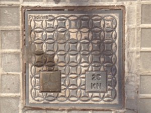 barna manhole,b