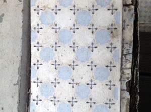 WALL TILE B