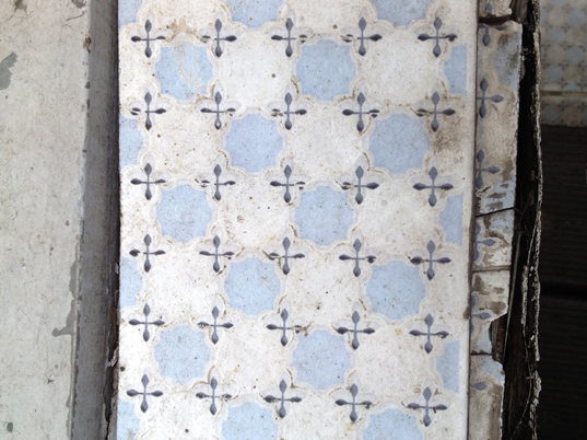 WALL TILE B